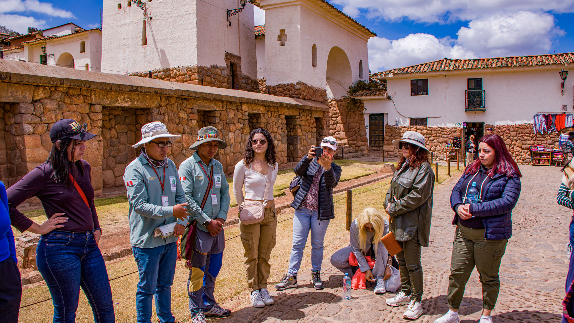 LOCAL MACHU PICCHU GUIDES